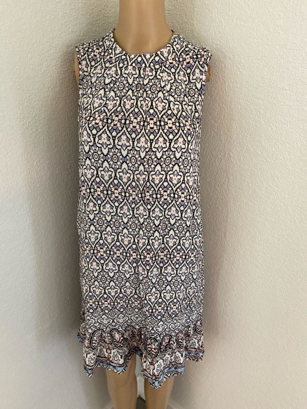 Hope and Harlow Sleeveless Mini Dress in Navy and White with Ruffle Hem Sz 8